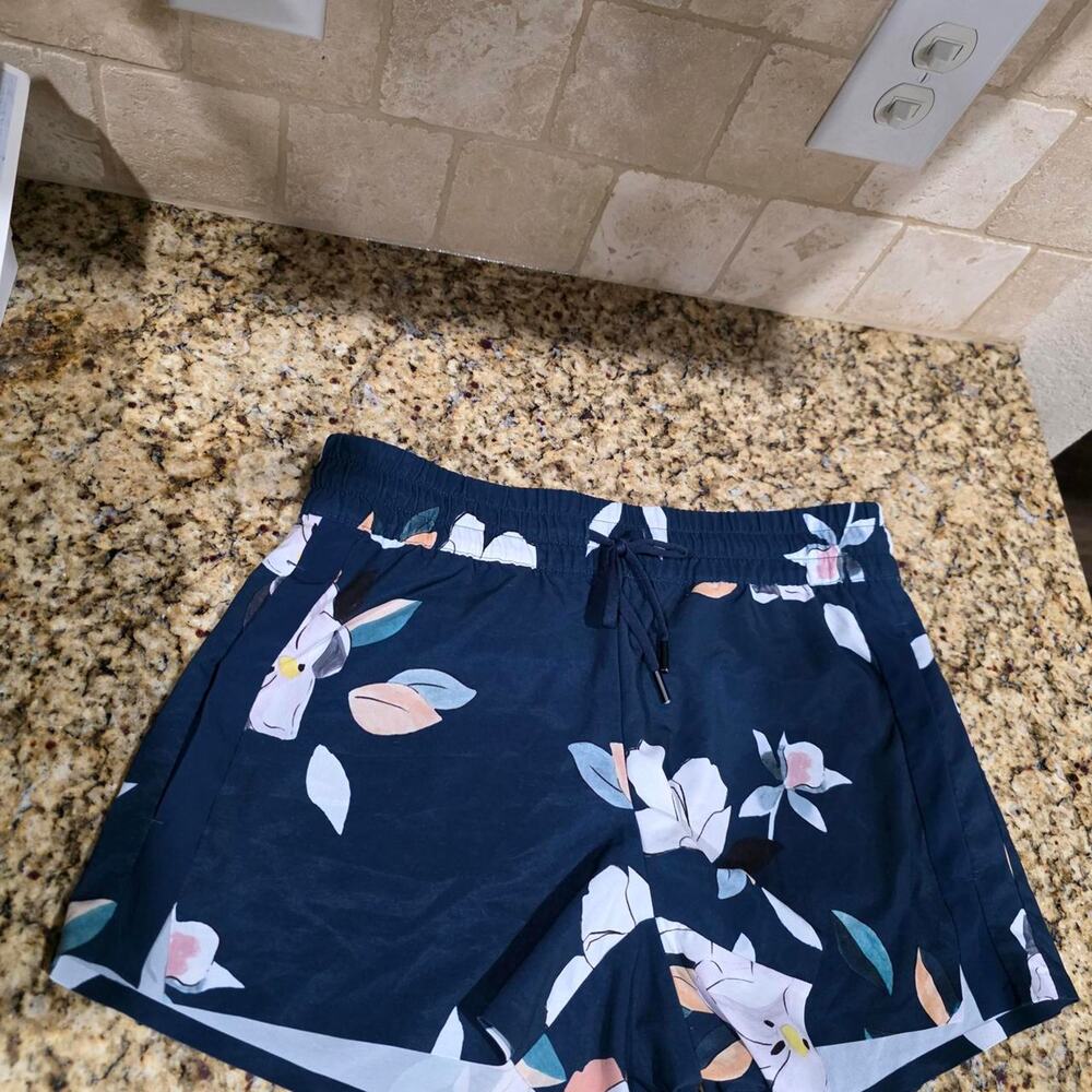 Athleta Baja Shorts 6